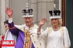 Al detalle, cómo son las coronas que llevaron los reyes Carlos III y Camilla en su gran día