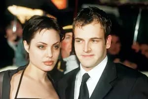 Jonny Lee Miller, el primer marido de Angelina Jolie, reveló qué fue lo más extraño que hizo por ella