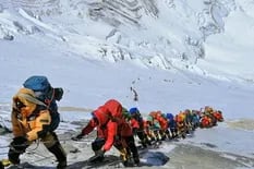 Tras las muertes, analizan cambiar las normas de ascenso al monte Everest