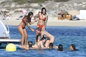 La futbolista Jenni Hermoso, en Ibiza junto a otras campeonas del mundo en medio de la polémica