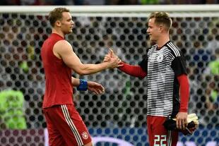 Dos grandes arqueros del momento: Neuer (34 años) y Ter Stegen (28)