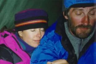 Francys Distefano-Arsentiev y su marido Sergei llegaron a la cima del Everest, pero en el descenso  ambos perecieron
