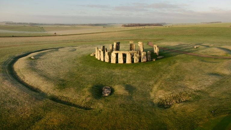 Las ruinas de Stonehenge muestran el resultado de diferentes etapas de construcción y restauración