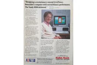 Un aviso de la ya desaparecida tienda de electrónica Radio Shack promocionando la Tandy 2000, de 1983. Sí, el de la foto es Bill Gates