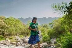 La historia de la joven que ganó un ultramaratón en México sin ropa deportiva