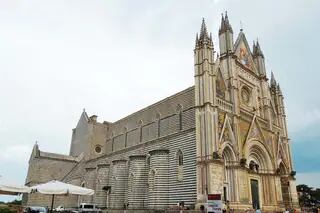 La ciudad de memoria etrusca y medieval con una de las catedrales más bellas de Italia