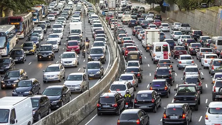 What city has the worst traffic in Latin America, and how does it differ from others?