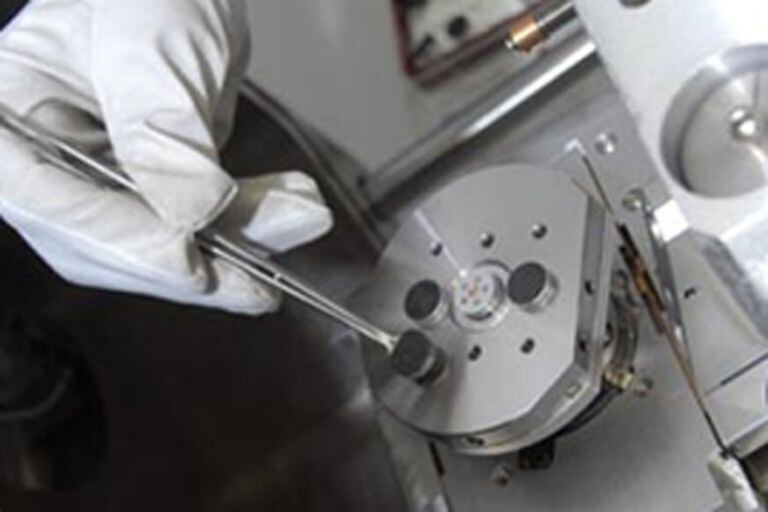 Discos de carbono adhesivo para el análisis por Microscopía Electrónica de Barrido