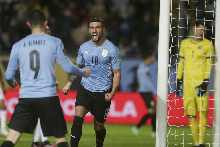 Uruguay venció 4-2 a Bolivia, celebró por primera vez en el año y tomó impulso en la tabla
