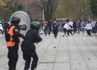 En mayo del 2010, los estudiantes de Provincia de Buenos Aires trataron de superar a la "Gran Rateada Mendocina", sin embargo, no solo no la superaron en número, sino que hubo fuertes enfrentamientos entre los estudiantes y la policía