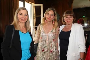 María Alegre, Mercedes Colombres y Alejandra Falco de UCEMA