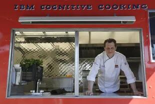 Chef Michael Laiskonis en el camión de comidas de IBM en Texas. Gentileza IBM
