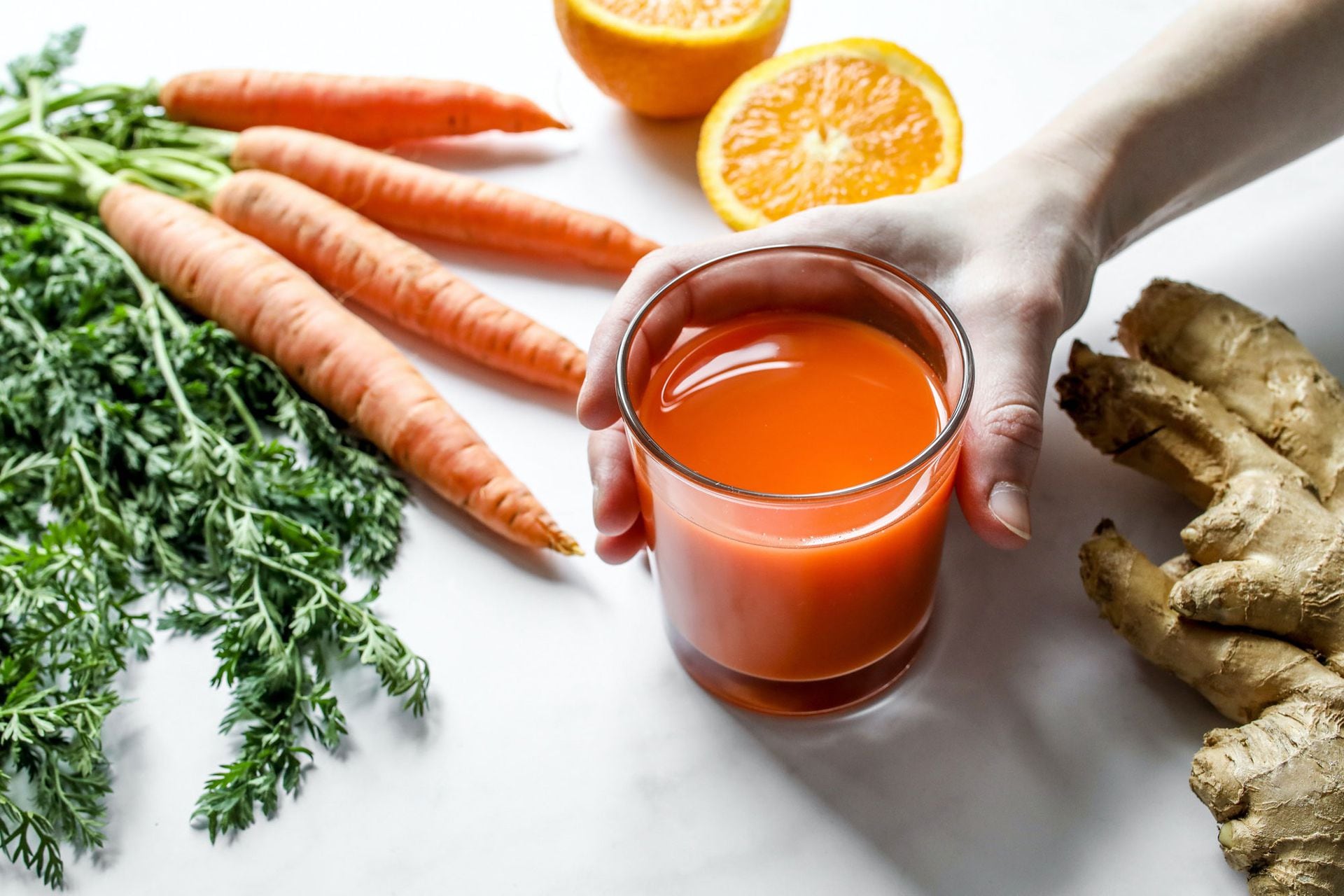 El jugo de zanahoria libera más nutrientes que la zanahoria cocida. Combinada con naranja es una delicia.