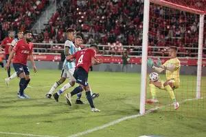 Independiente se complicó con la clasificación y se fue silbado, pero Tevez dijo que está orgulloso