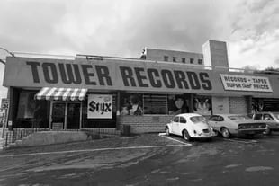 El local de Tower Records en el Sunset Boulevard de Los Ángeles, en 1974. La cadena fue desapareciendo en todo el mundo ante el auge de los MP3