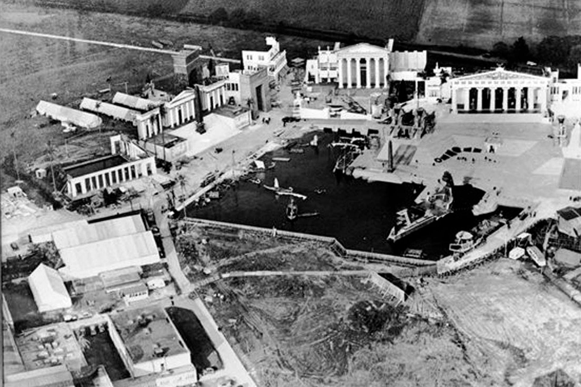 Así se veía la reconstrucción de la antigua Roma que se montó en Cinecittá