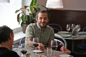 Se fue a vivir a Finlandia y ahora abrirá “Muchachos”, el primer restaurante con comida argentina