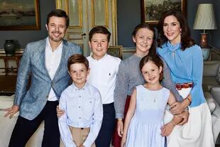 La familia real: el principe heredero Federico, la princesa Mary, y sus hijos, Cristian, Vicente, Isabela y Josefina.