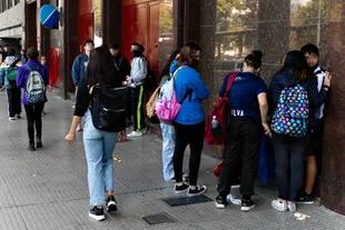 Esta mañana, alumnos del Lengüitas que no participaron de la toma concurrieron a clase en la UniCaba