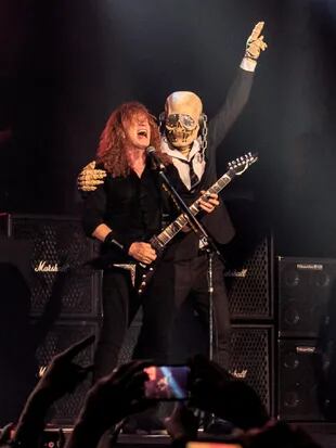 Dave Mustaine y Vic Rattlehead en The O2, Londres, 2018