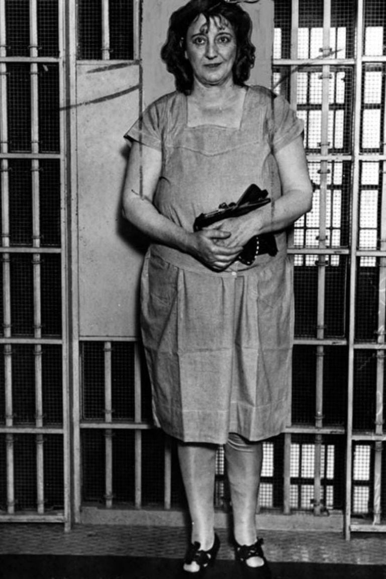 Dolly Oesterreich fue detenida por primera vez casi un año después del crimen de su esposo Fred, pero pronto fue liberada