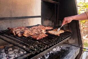 Los argentinos consumen alrededor de 86 kg de carne per cápita al año, ubicándolos terceros en el ranking mundial