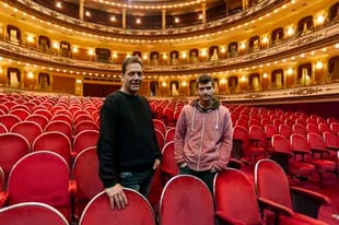 Adrián Maldonado y Tomas Aldrey, los responsables de gerenciar el Teatro Avenida y quienes trabajaron durante la pandemia con vistas a su reapertura