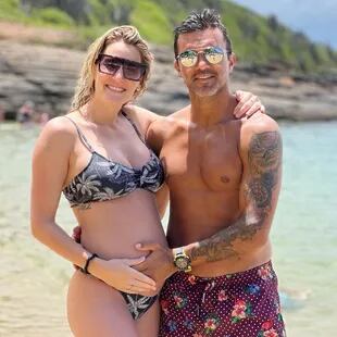 Mica Viciconte y Fabián Cubero, enamorados y esperando a su bebé Luca (Foto: Instagram)
