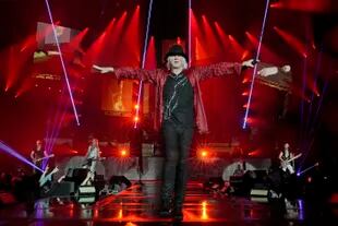 Joe Elliott, cantante de Def Leppard; la banda visitará Buenos Aires junto a Mötley Crüe