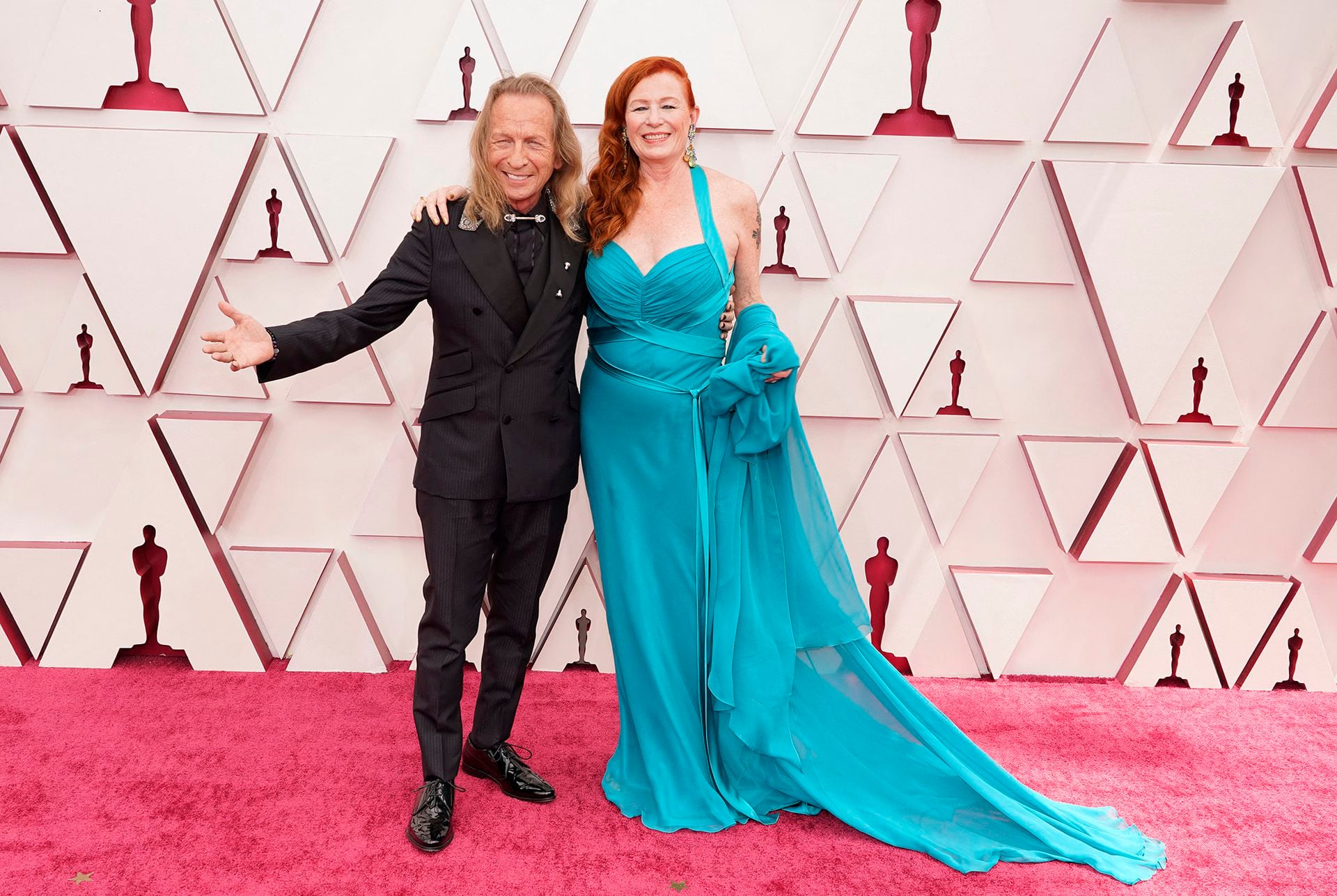 Paul Raci, quien fue nominado a mejor actor de reparto por su papel en El sonido del metal llegó a la alfombra roja de los Oscars con su mujer, Liz Hanley Raci; 