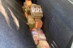 Detienen a un hombre que viajaba con miles de dólares, euros, reales y pesos escondidos debajo de los asientos