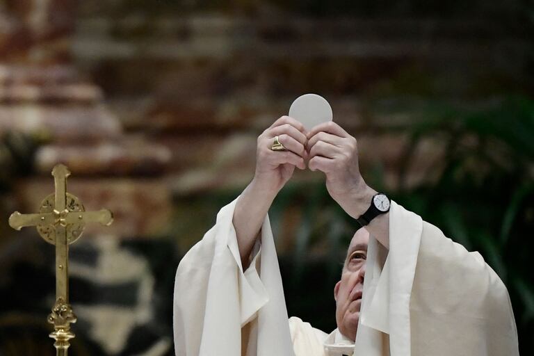 El Papa Francisco celebra la Eucaristía durante la Misa de Pascua