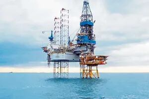 El intendente Montenegro presentó un recurso de amparo para detener la exploración petrolera