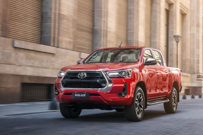 Toyota Hilux. Si bien perdió el liderazgo de los últimos años, la pickup de la marca japonesa fabricada en Zárate finalizó segunda en los patentamientos totales de 2021
