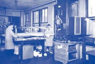 Los primeros "aparatos de control de aire" de Carrier se aplicaron en fábricas textiles, como en este caso, en una compañía que trabajaba el algodón, ubicada en Nueva Inglaterra
