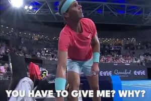 Nadal se demoró en el baño, fue sancionado y la explicación hizo estallar de risa al público en Brisbane