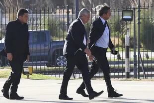 Alberto Fernández y Sergio Massa llegan a Casa de gobierno para la reunión de gabinete