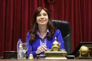Cristina Fernández de Kirchner presidiendo una sesión especial en el Senado