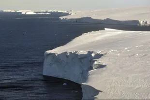 Algunos científicos creen que el colapso del glaciar Thwaites, del tamaño de Gran Bretaña, puede elevar el nivel del mar en casi un metro