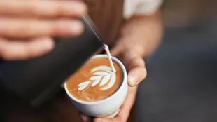 Según una investigación científica, el café con leche podría ser beneficioso para el sistema inmune (Foto: YouTube - EL TIEMPO)