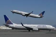 Un vuelo de United Airlines tuvo que aterrizar de emergencia mientras salían chispas del avión