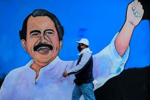 Un mural del presidente Daniel Ortega en Managua
