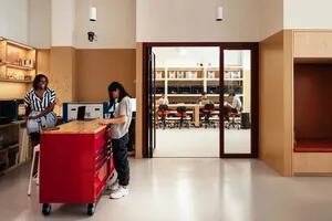 El arquitecto de Google está en contra de que las aulas sean todas iguales y crea espacios novedosos