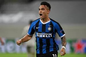El show de Lautaro: dos goles para llevar a Inter a la final de la Europa League