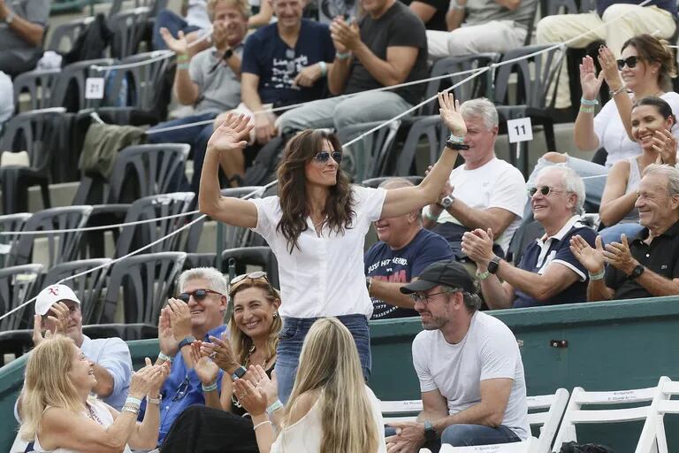 Gabriela Sabatini y un clásico: la ovación de la gente. Volvió a pasar en la última serie de la Copa Davis ante los checos