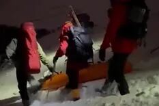 Una esquiadora con fractura de pelvis sobrevivió tras un operativo de 7 horas