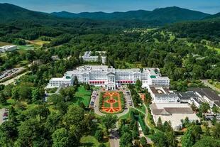 The Greenbrier, un histórico resort de lujo en medio de las montañas de Virginia, donde se juega el World Team Tennis.