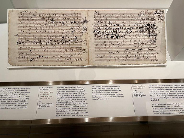 Boceto y anotaciones de un trío para piano, el “Trío para el archiduque”, de Ludwig van Beethoven.