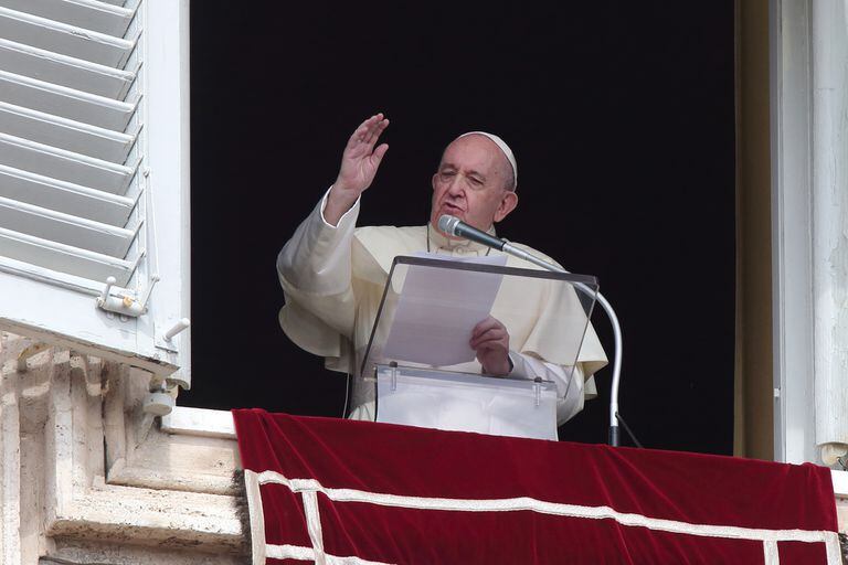 Bergoglio se dirigió a los fieles durante el Ángelus; reflexionó sobre un concepto analizado recientemente por el Presidente y que causó revuelo en la Argentina