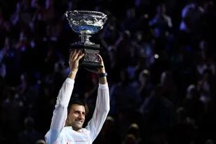 Novak Djokovic ganó el décimo Australian Open e igualó a Rafael Nadal en títulos de Grand Slam